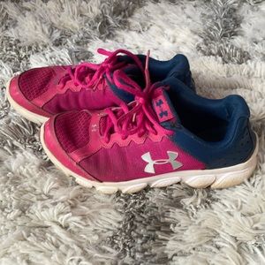 Under Armour girls sneakers size 5